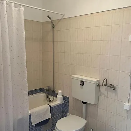 Bohemian Rhapsody Sea View Apartment *